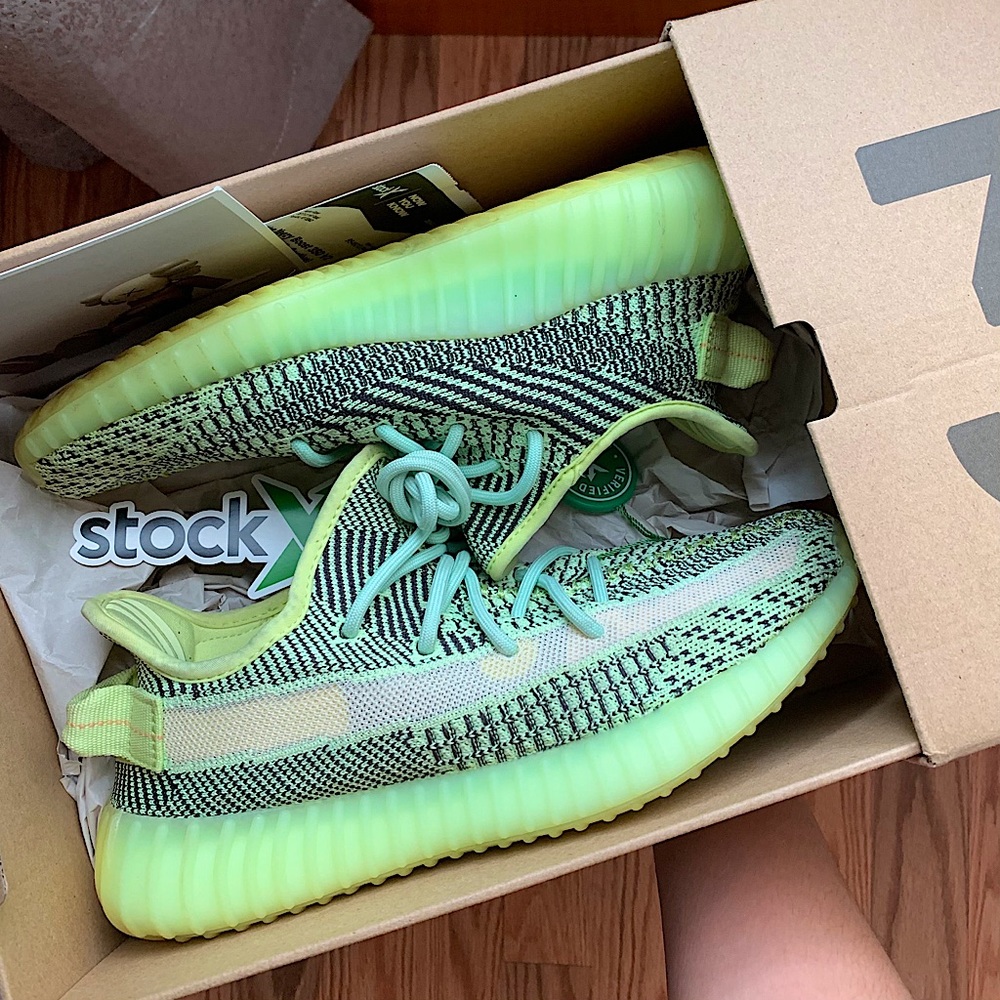 Adidas Yeezy Boost 350 V2 Yeezreel (Volt green)